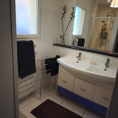 Maison Meublee 1 Holiday home Narrosse